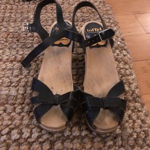 Swedish hasbeens low heeled